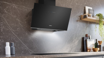 Siemens LC91KLT60B iQ700 Wall-Mounted Cooker Hood image 4